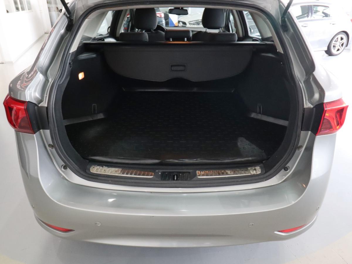 toyota-avensis-2016-diesel-1598cc