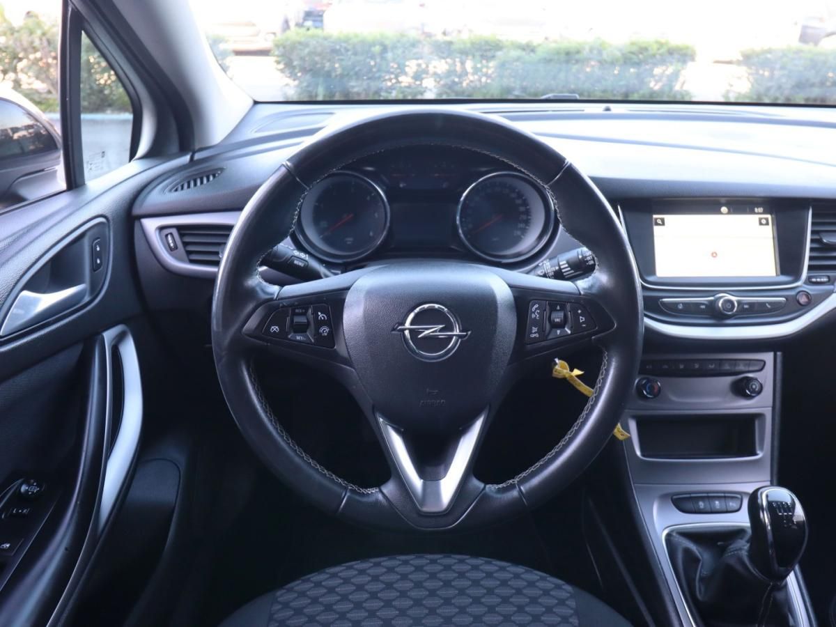 opel-astra-2021-diesel-1499cc