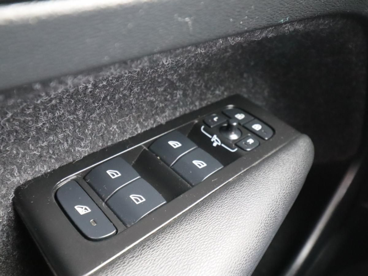 volvo-xc40-2021-hibrido-1477cc
