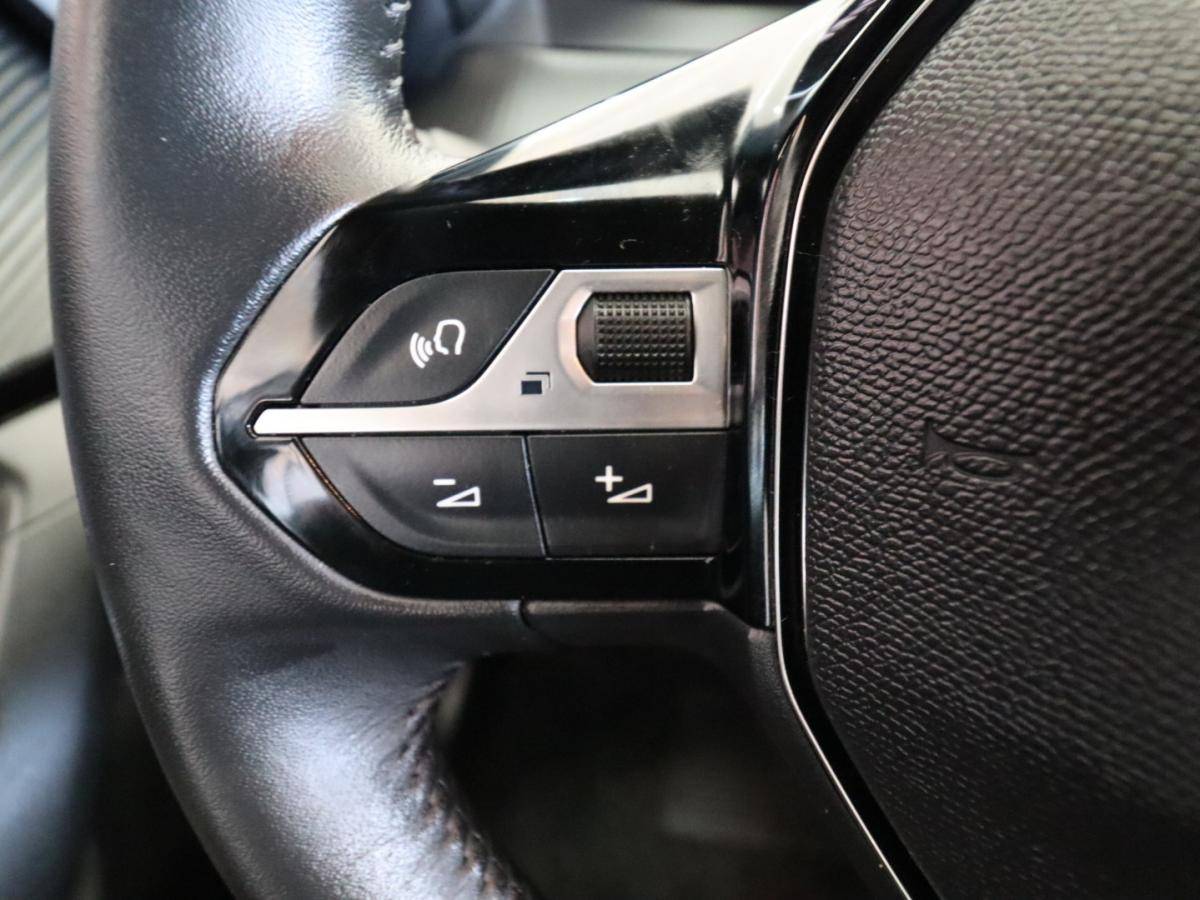 peugeot-2008-2024-gasolina-1199cc