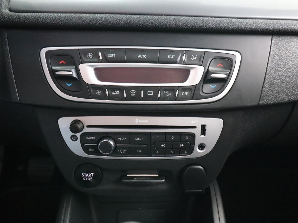 renault-megane-sport-tourer-2016-diesel-1461cc