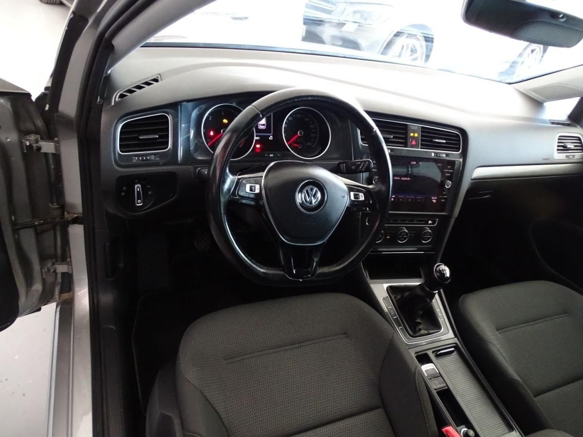 volkswagen-golf-variant-2019-diesel-1598cc