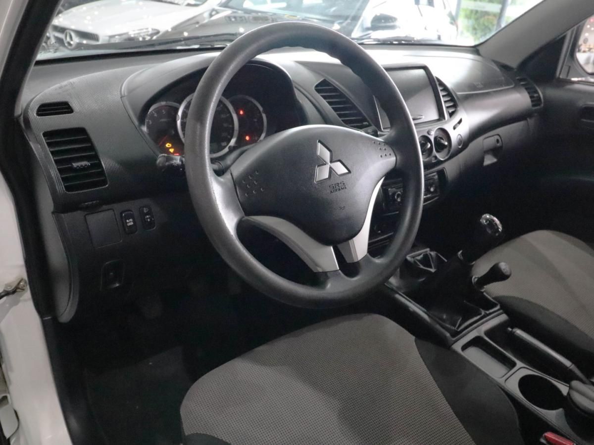 mitsubishi-l200-2014-diesel-2477cc