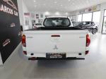 mitsubishi-l200-2014-diesel-2477cc