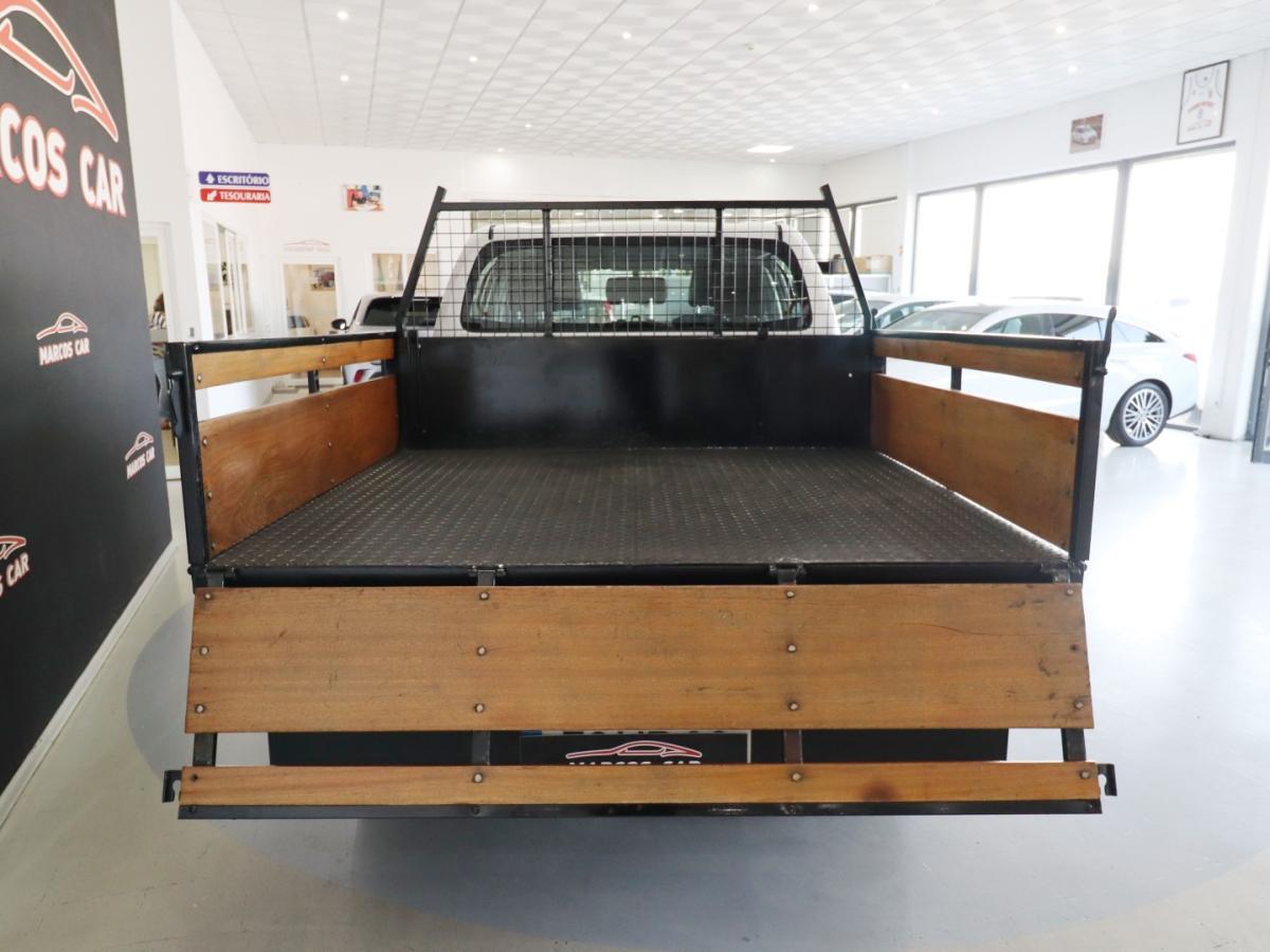 toyota-hilux-2018-diesel-2393cc
