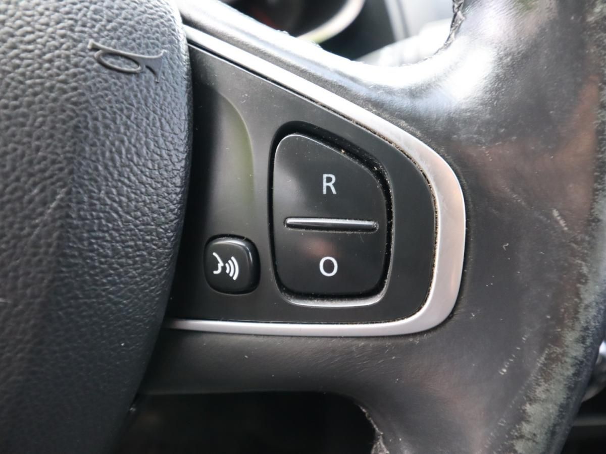 renault-clio-sport-tourer-2017-diesel-1461cc