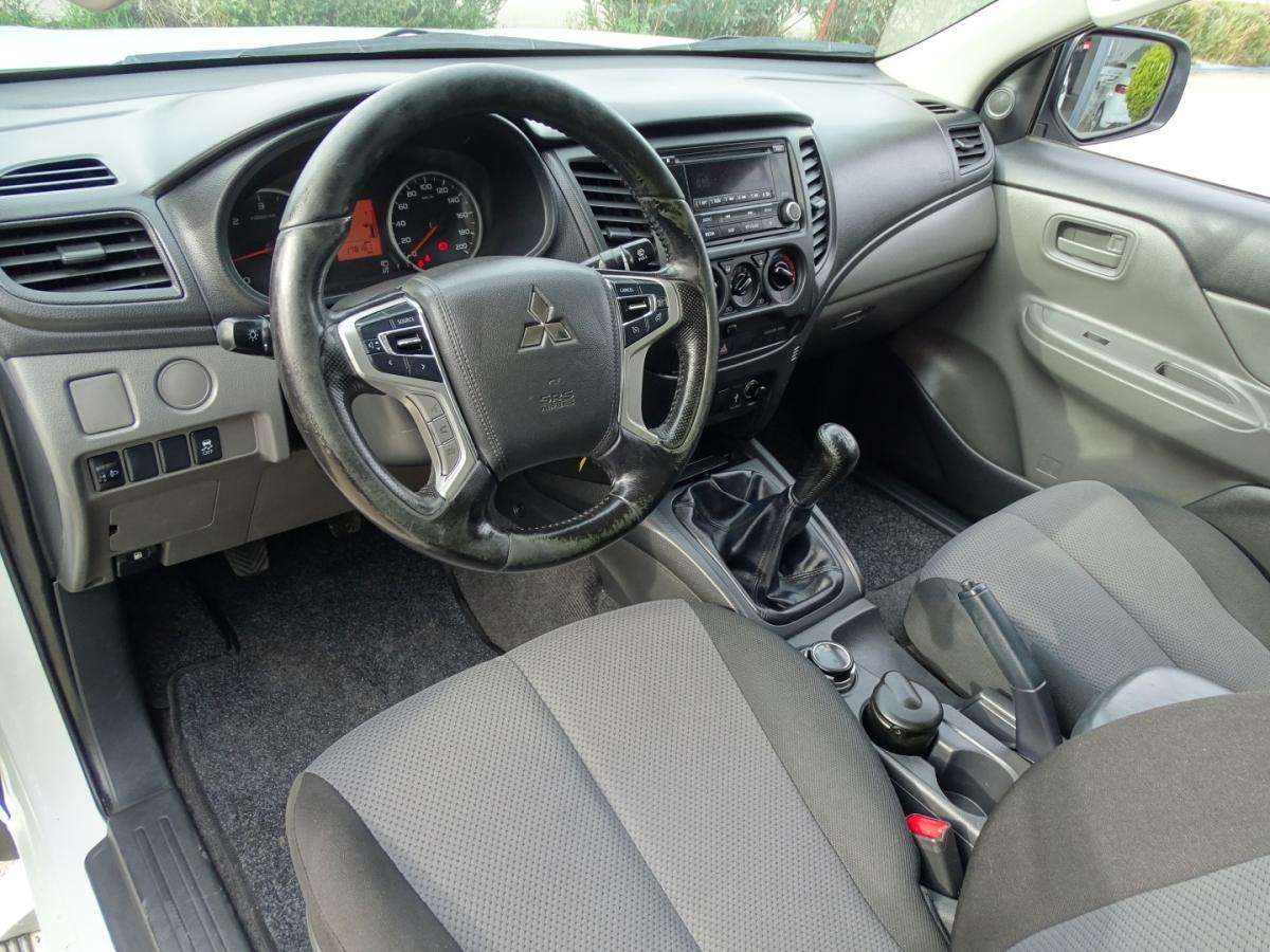 mitsubishi-l200-2017-diesel-2442cc