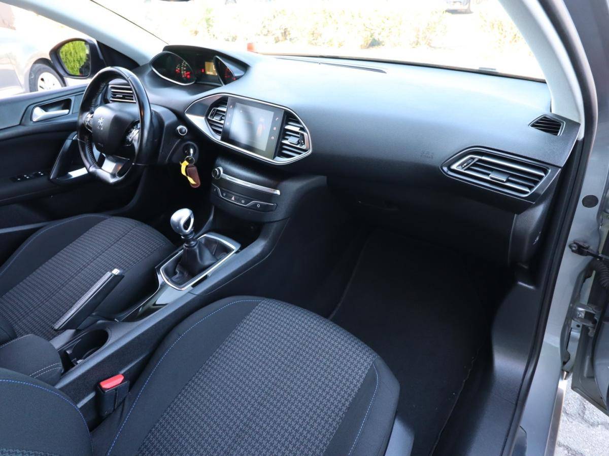 peugeot-308-sw-2018-gasolina-1199cc