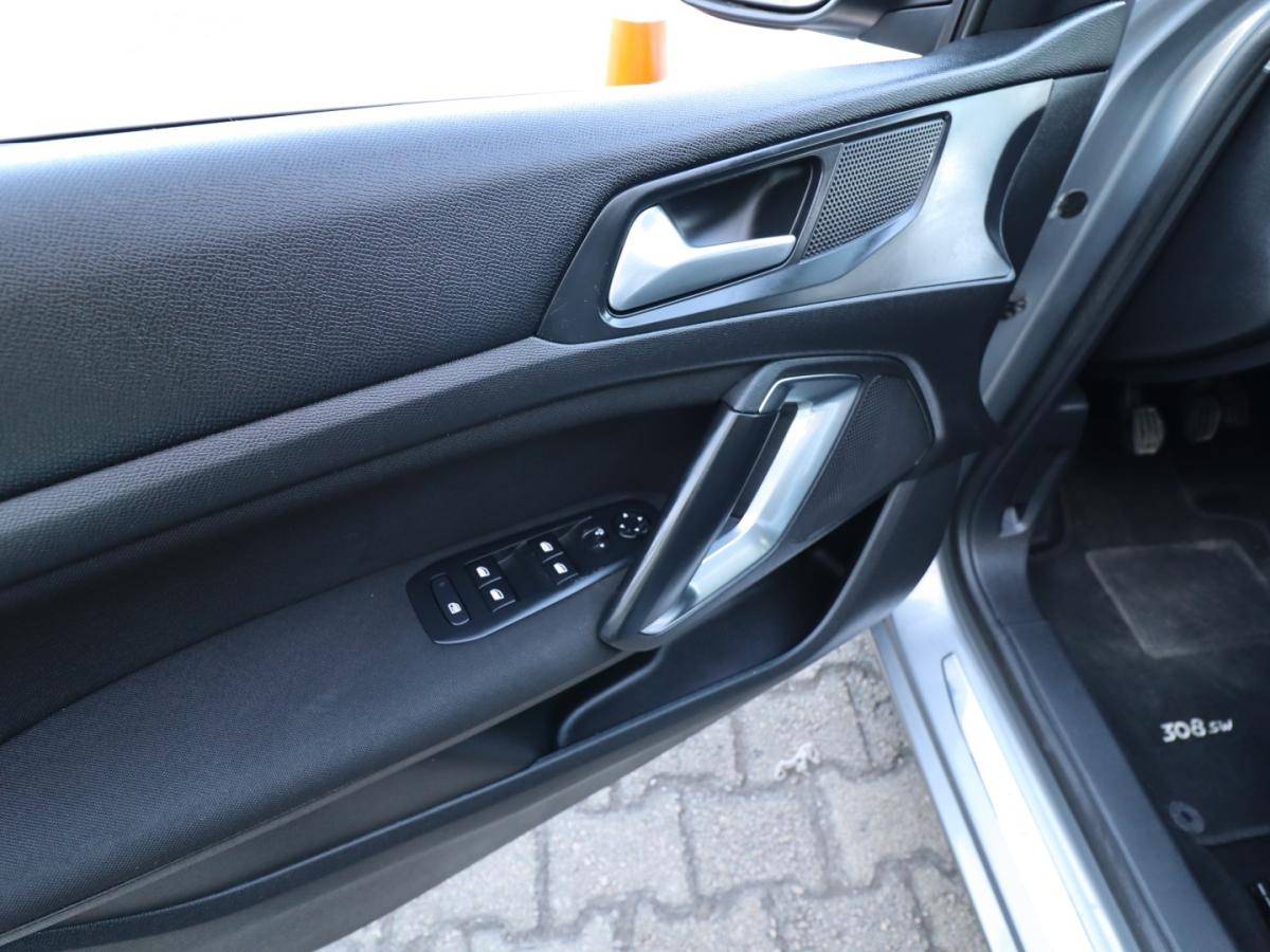 peugeot-308-sw-2018-gasolina-1199cc
