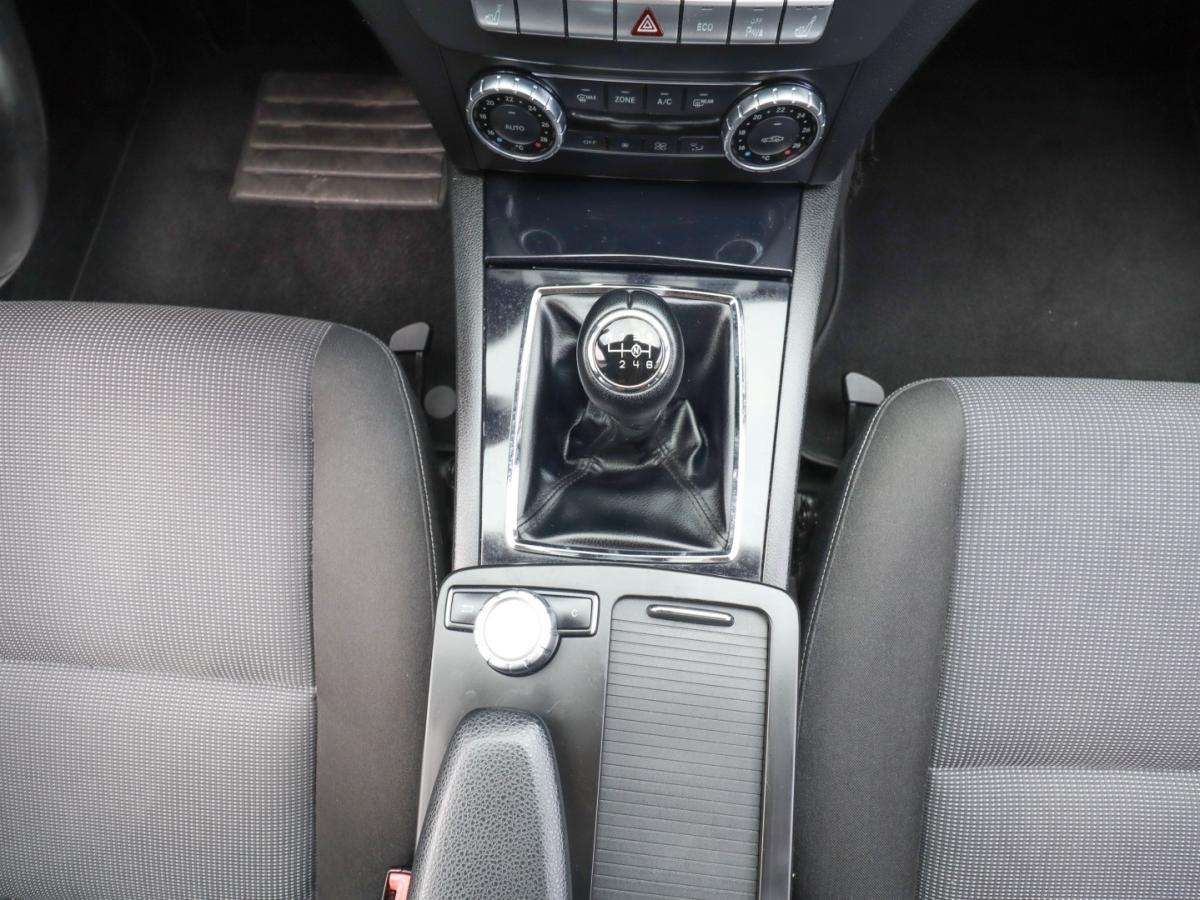 mercedes-benz-classe-c-2011-diesel-2148cc