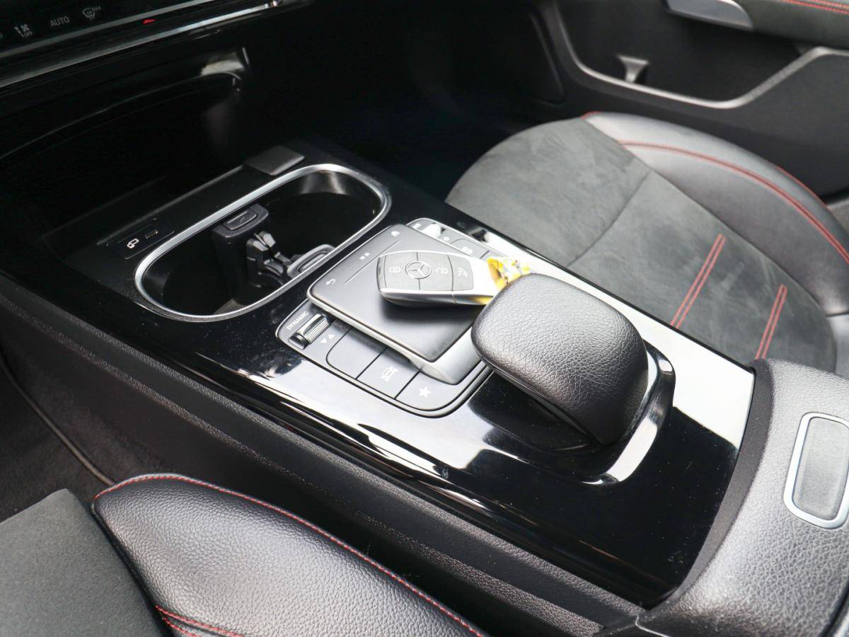 mercedes-benz-classe-a-2022-hibrido-1332cc
