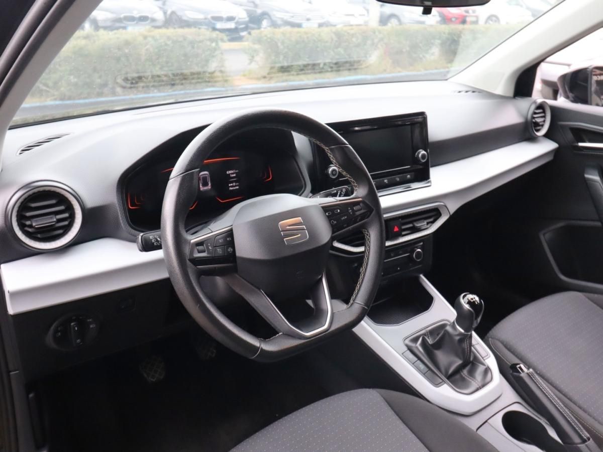 seat-arona-2023-gasolina-999cc