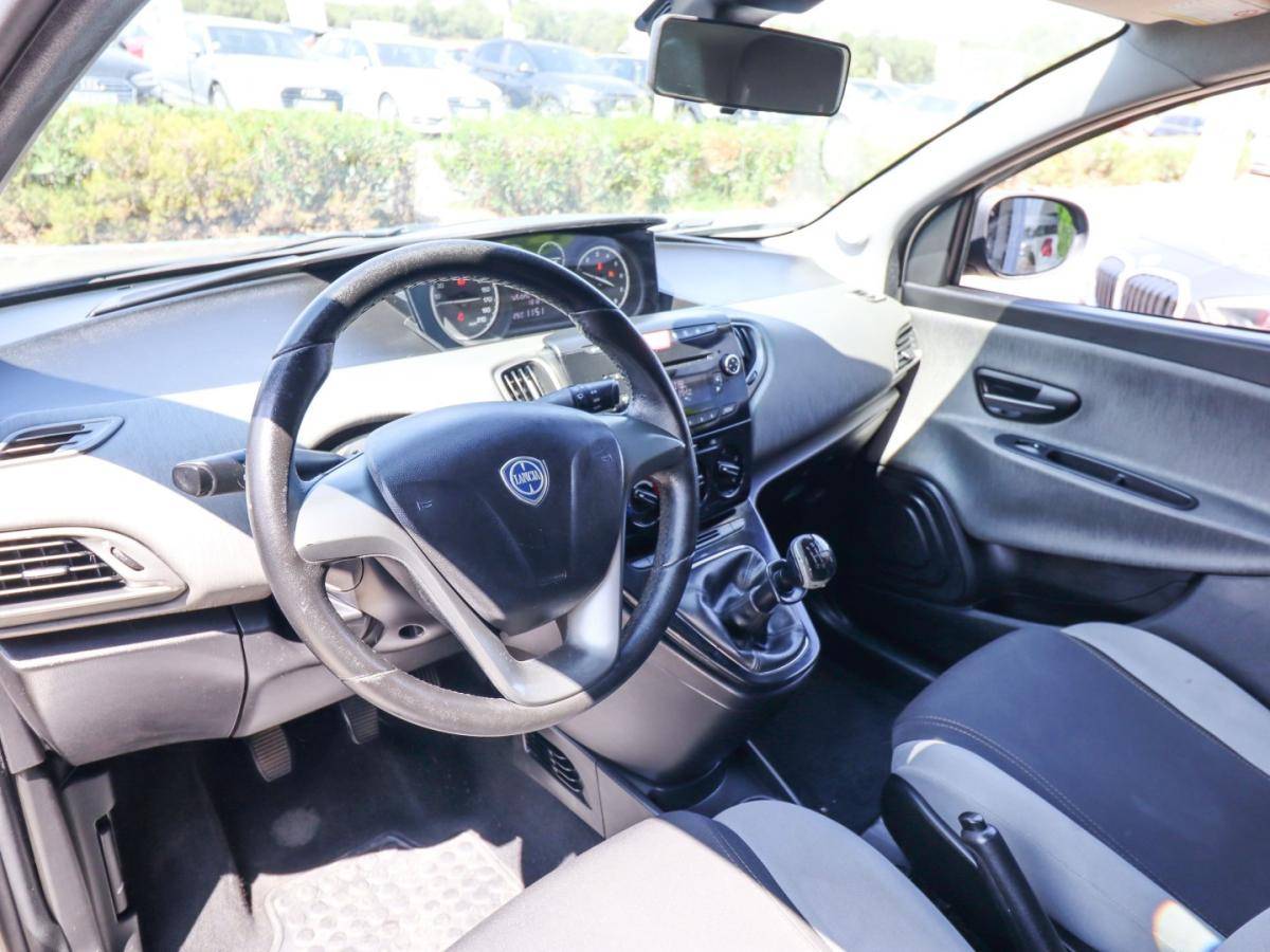 lancia-ypsilon-2013-gasolina-1242cc