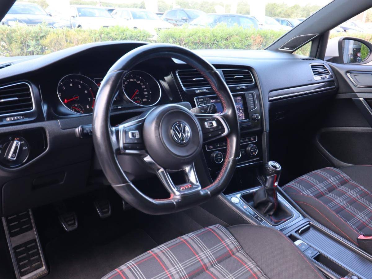 volkswagen-golf-2013-gasolina-1984cc