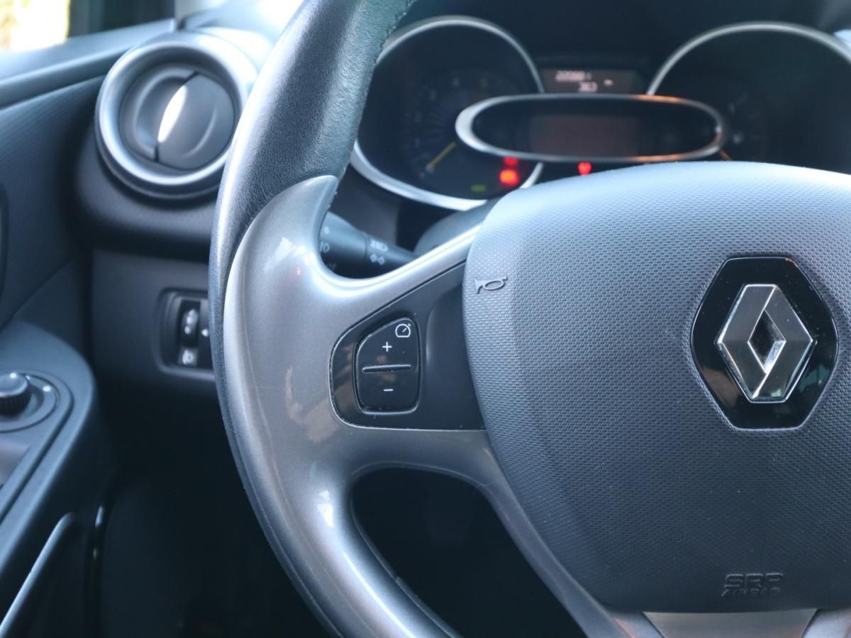 renault-clio-sport-tourer-2015-diesel-1461cc