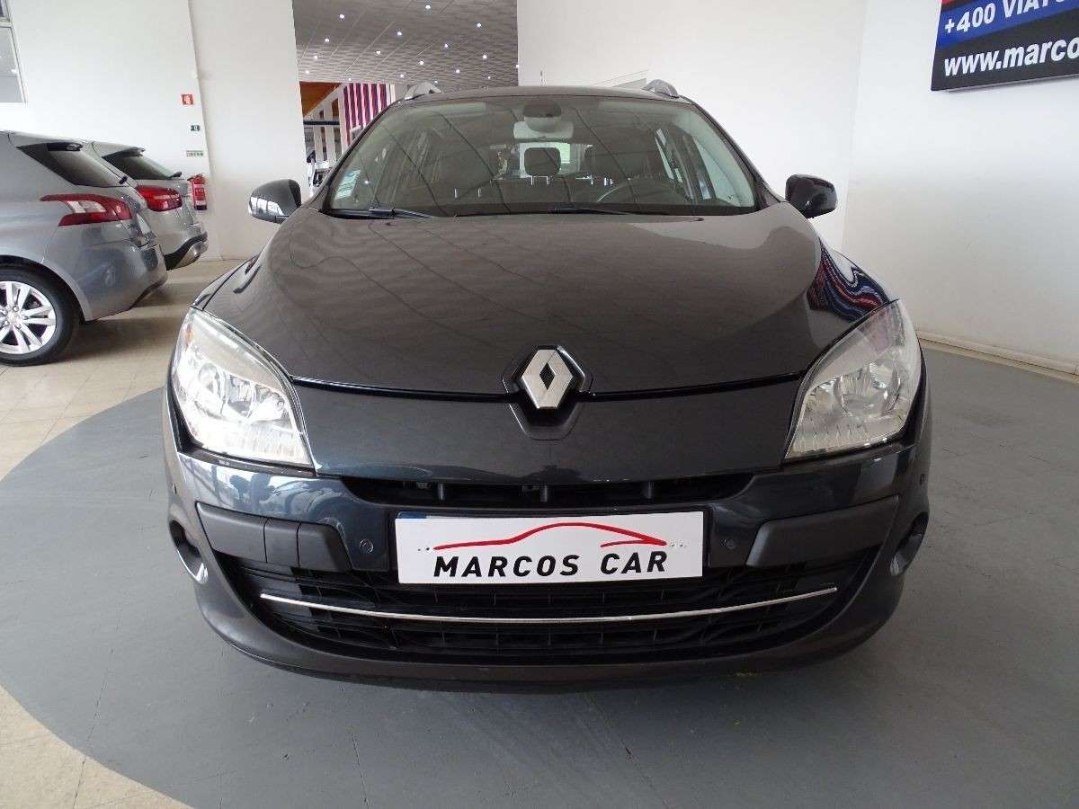 renault-megane-sport-tourer-2011-diesel-1500cc