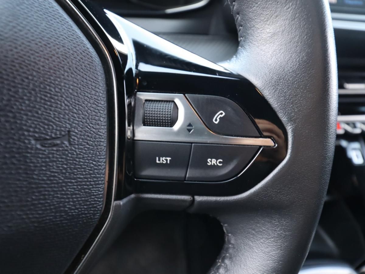 peugeot-2008-2023-gasolina-1199cc