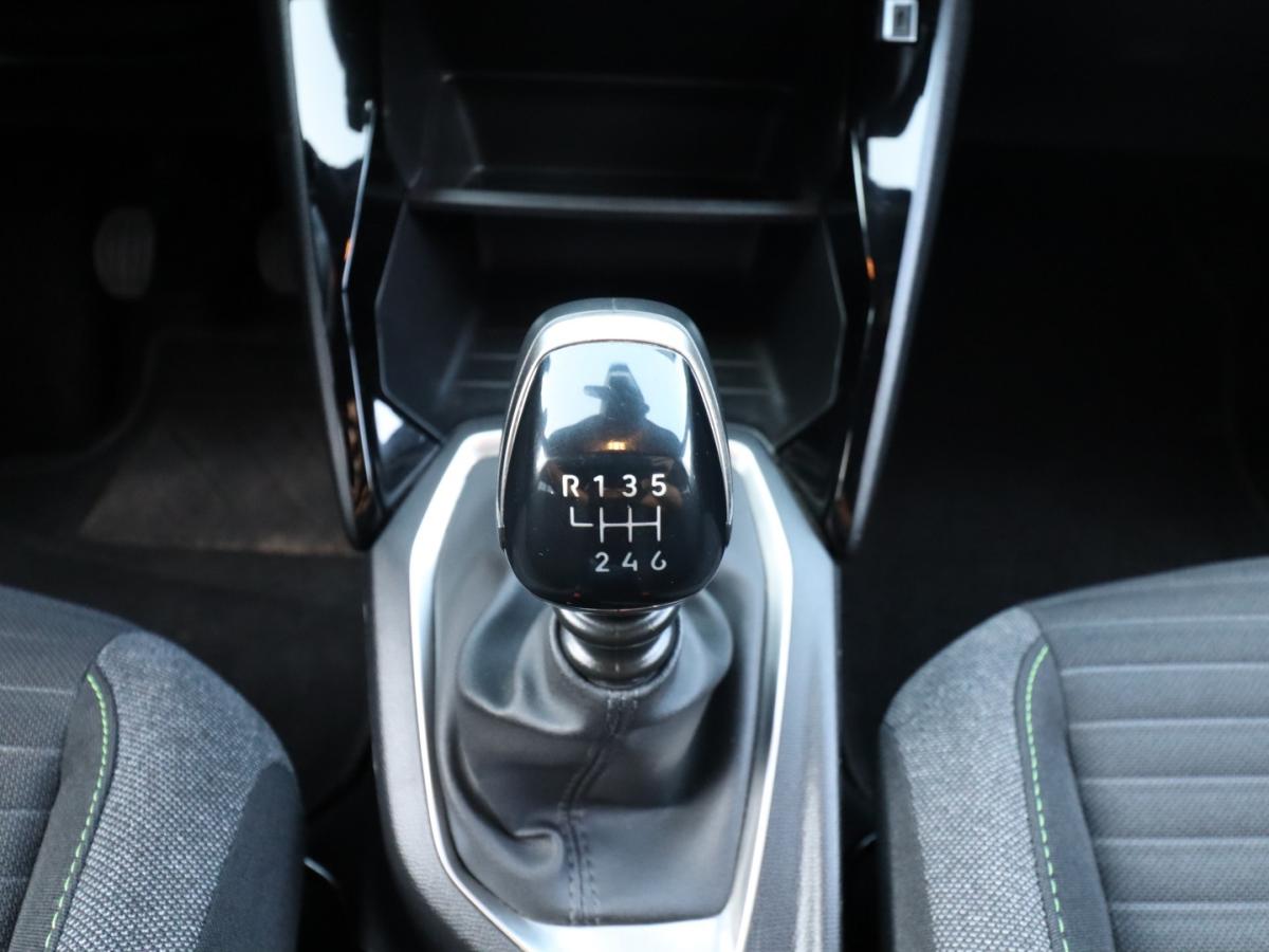 peugeot-2008-2023-gasolina-1199cc