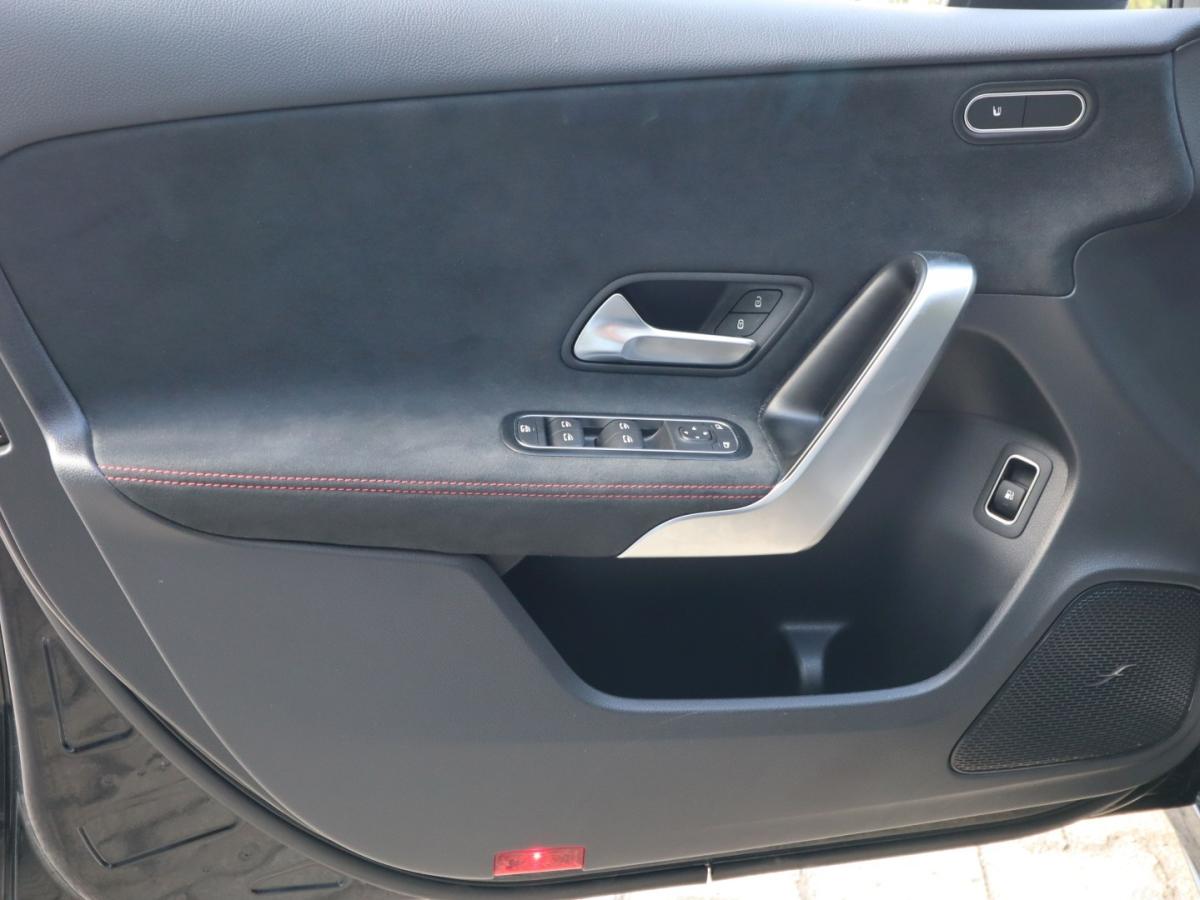 mercedes-benz-classe-a-2022-hibrido-1332cc