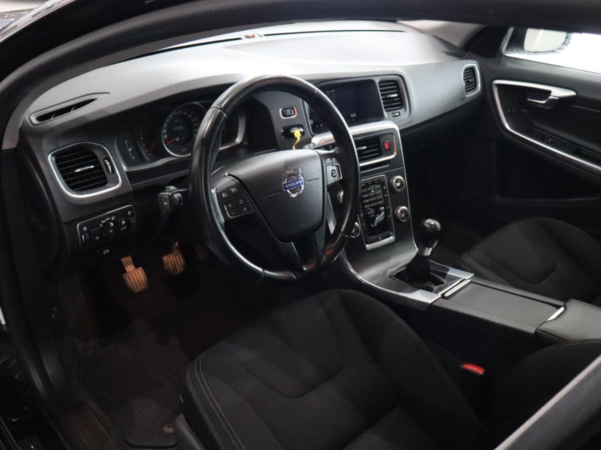 volvo-v60-2015-diesel-1560cc