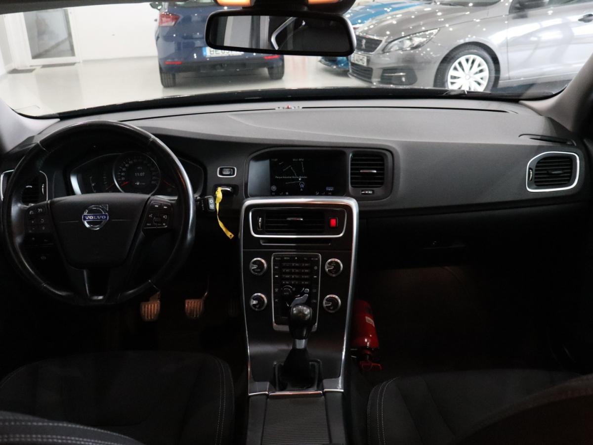 volvo-v60-2015-diesel-1560cc