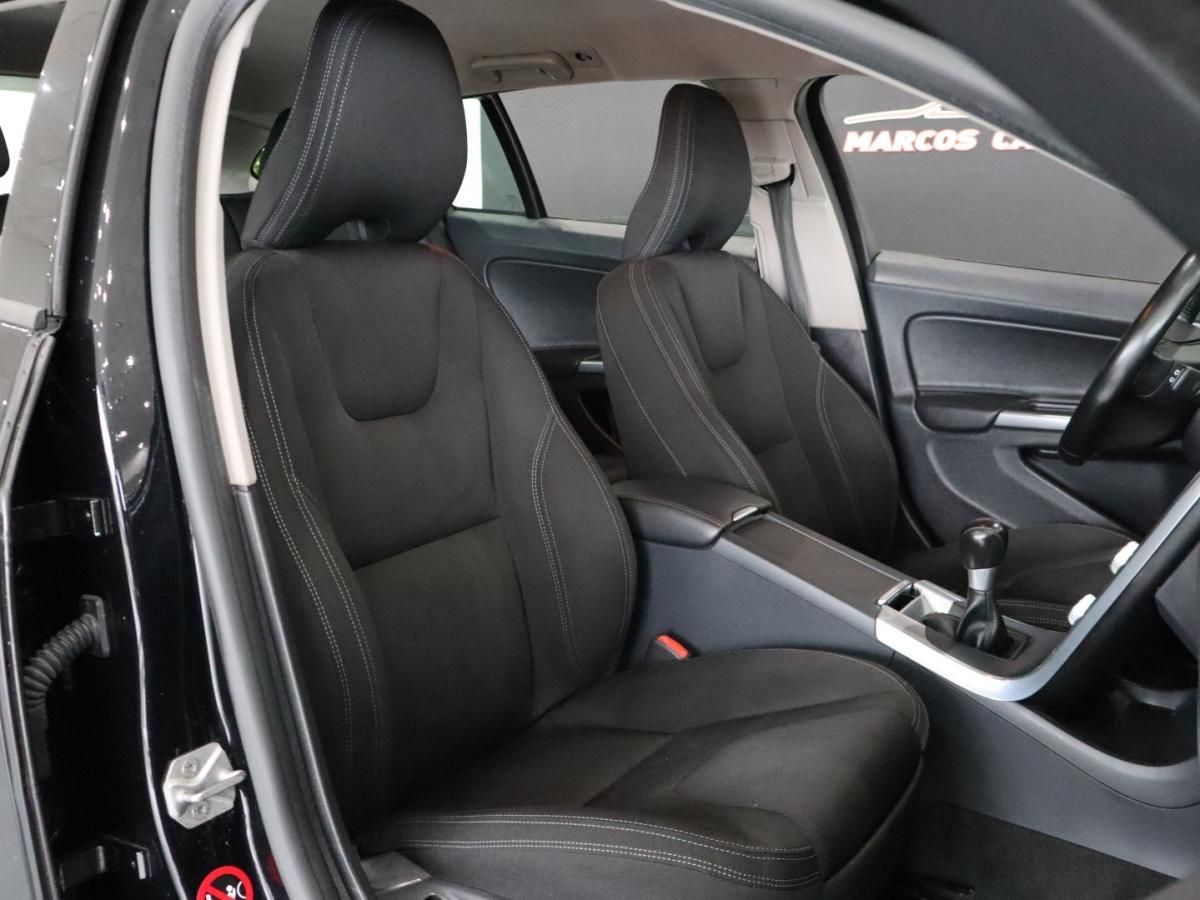 volvo-v60-2015-diesel-1560cc