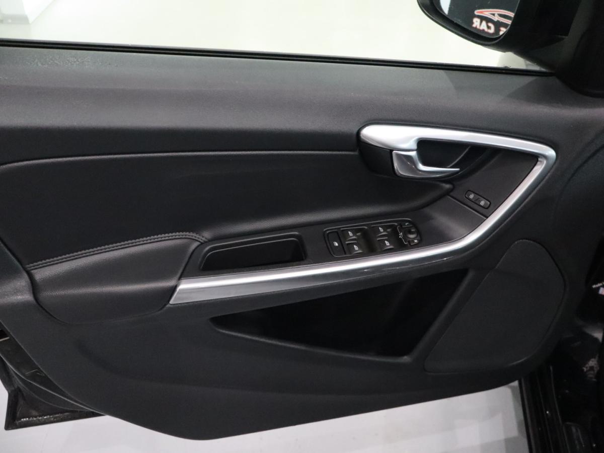 volvo-v60-2015-diesel-1560cc