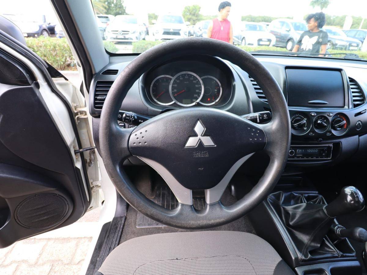 mitsubishi-l200-2014-diesel-2477cc