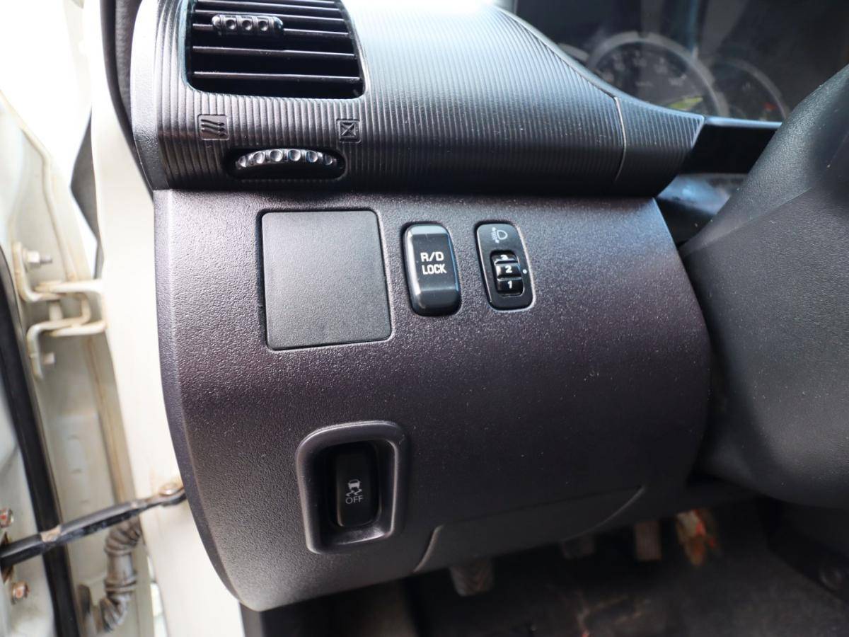 mitsubishi-l200-2014-diesel-2477cc