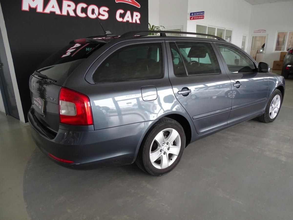 skoda-octavia-break-2010-diesel-1598cc