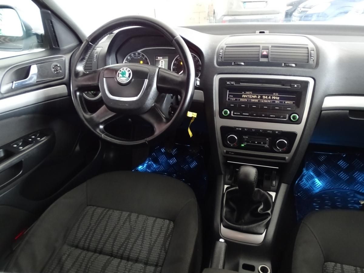 skoda-octavia-break-2010-diesel-1598cc