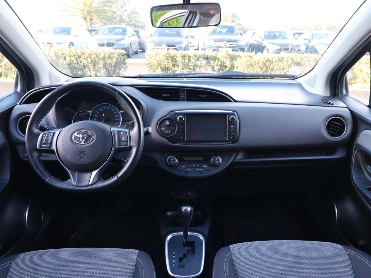 toyota-yaris-2016-hibrido-1497cc