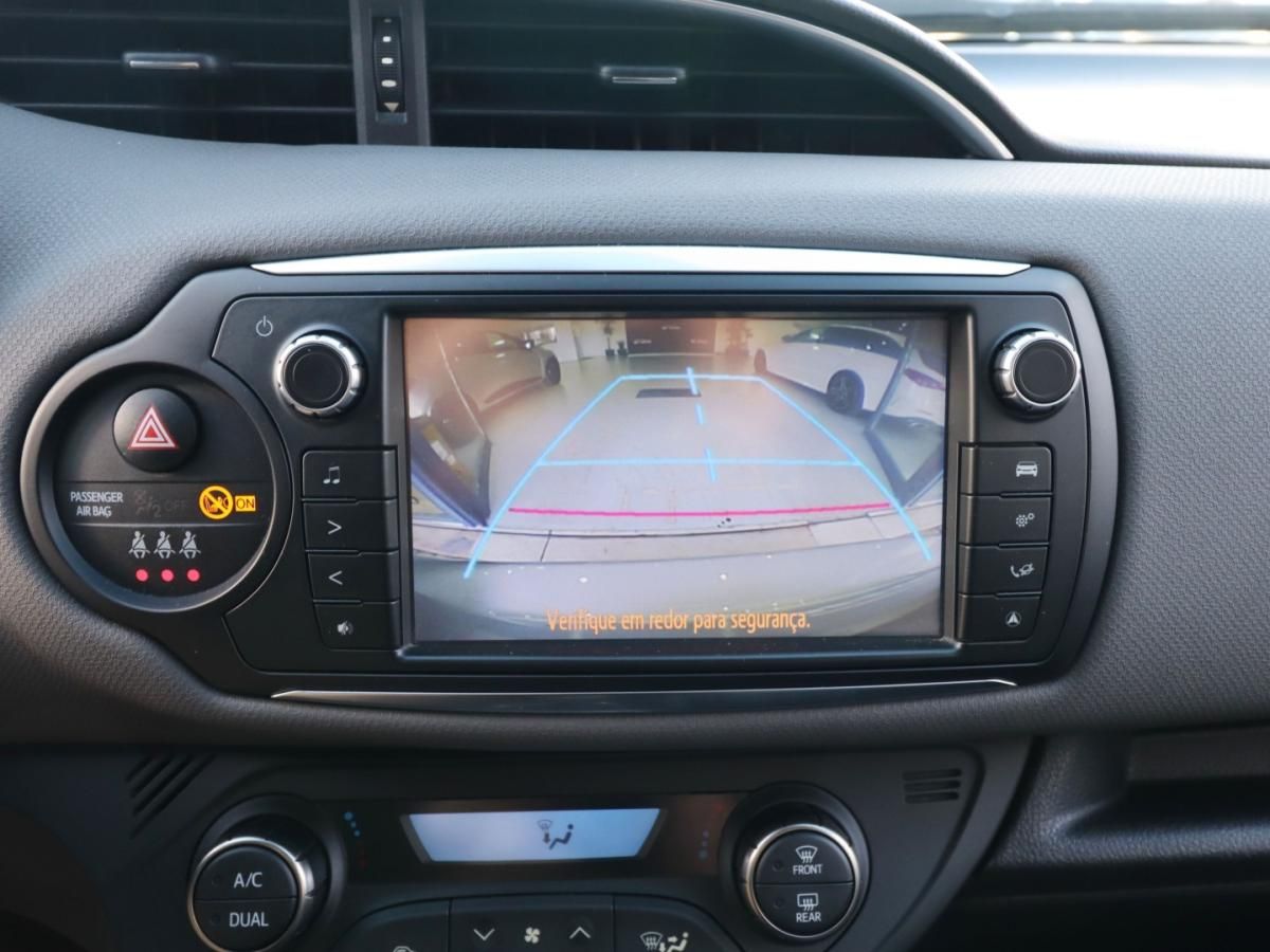 toyota-yaris-2016-hibrido-1497cc