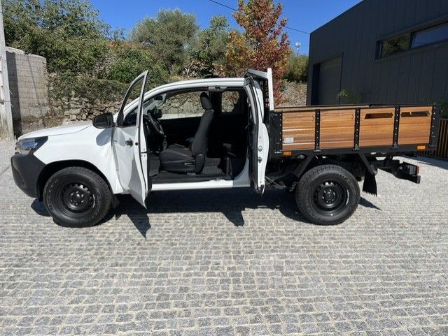 toyota-hilux-2017-diesel-2393cc