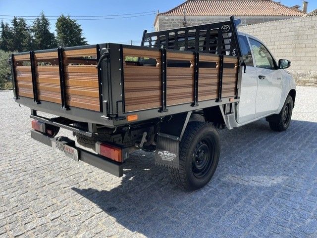 toyota-hilux-2017-diesel-2393cc