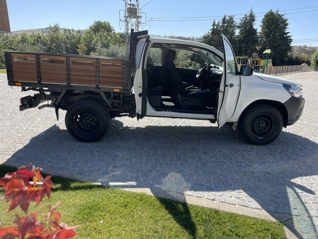 toyota-hilux-2017-diesel-2393cc