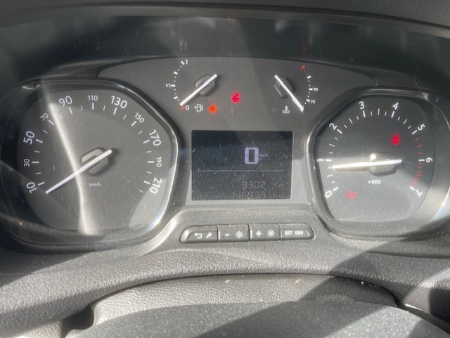citroen-jumpy-2021-diesel-1997cc
