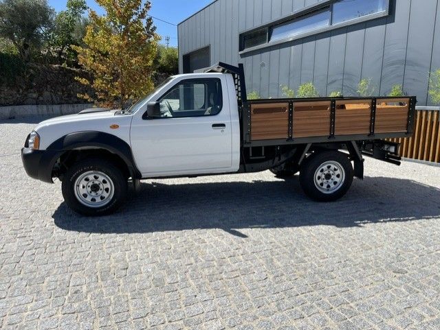 nissan-pick-up-2010-diesel-2500cc