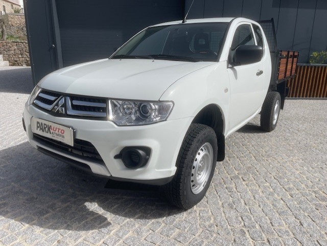 mitsubishi-l200-2014-diesel-2477cc