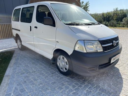 toyota-hiace-2010-diesel-2494cc