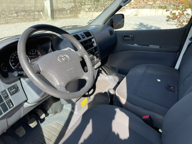 toyota-hiace-2010-diesel-2494cc