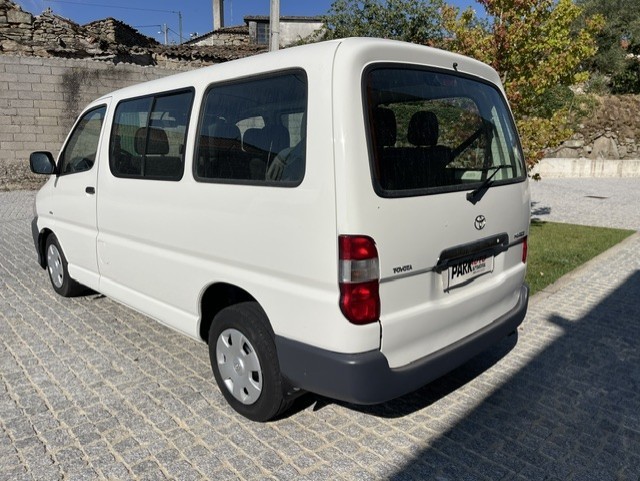 toyota-hiace-2010-diesel-2494cc