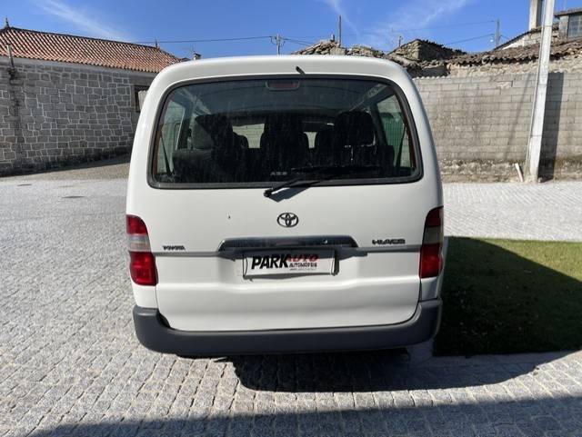 toyota-hiace-2010-diesel-2494cc