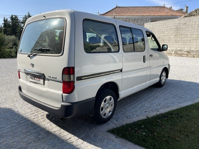 toyota-hiace-2010-diesel-2494cc