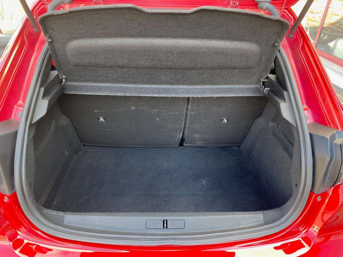 peugeot-208-2019-gasolina-1199cc