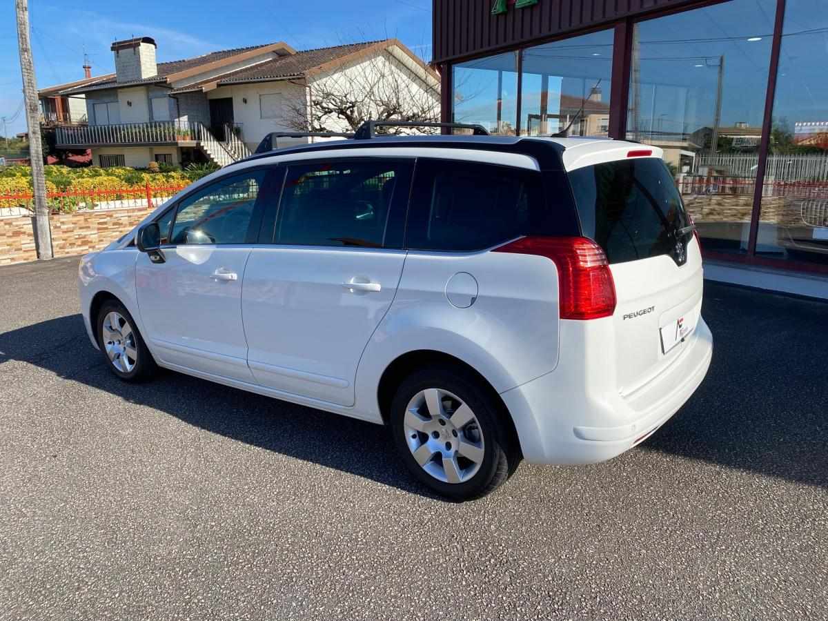 peugeot-5008-2013-diesel-1560cc