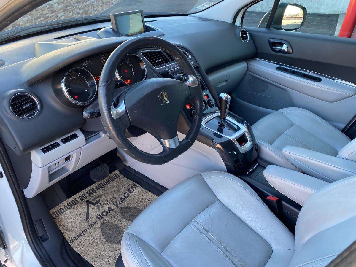 peugeot-5008-2013-diesel-1560cc