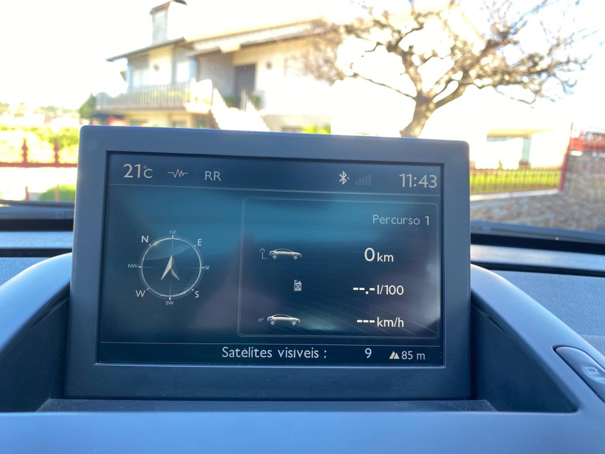 peugeot-5008-2013-diesel-1560cc