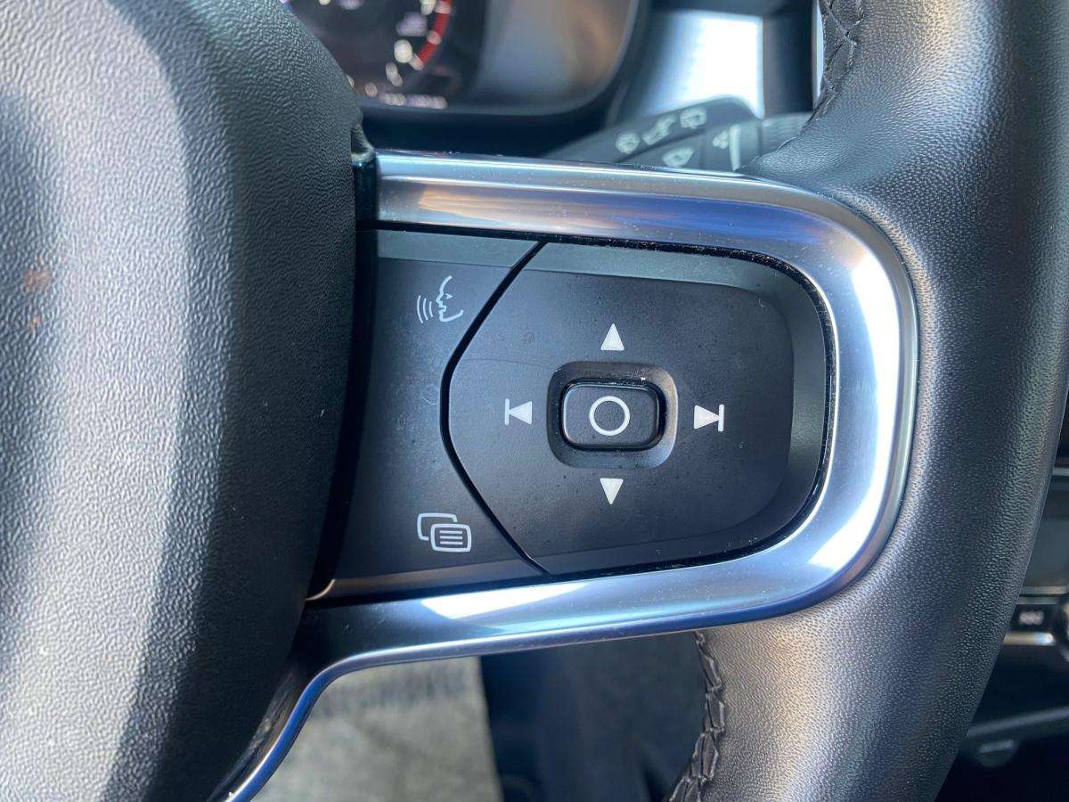 volvo-xc40-2022-gasolina-1477cc
