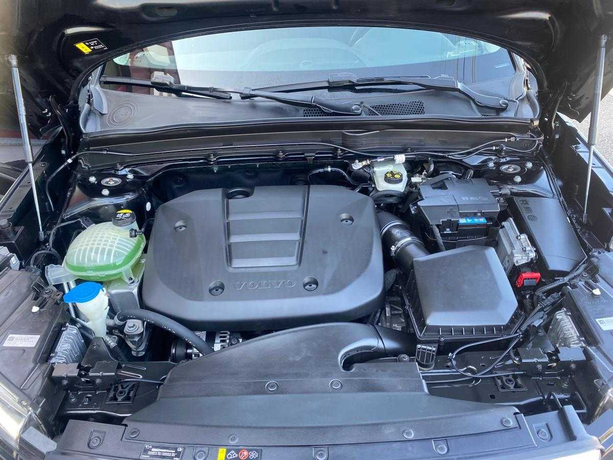 volvo-xc40-2022-gasolina-1477cc